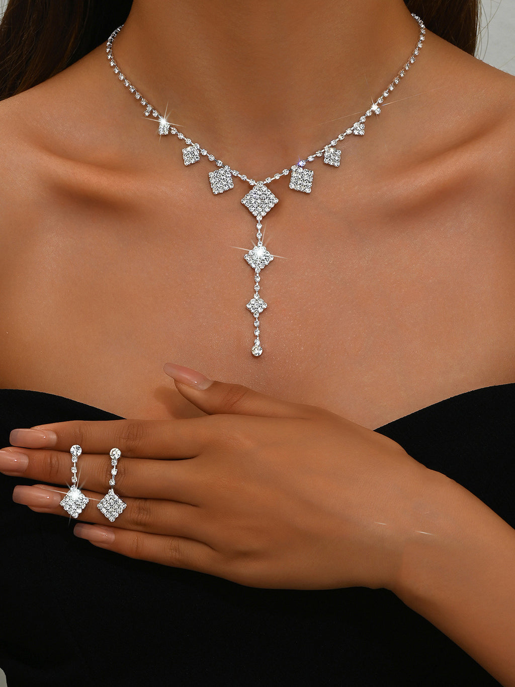 Boucles d'oreilles géométriques Rhombus diamantées simples