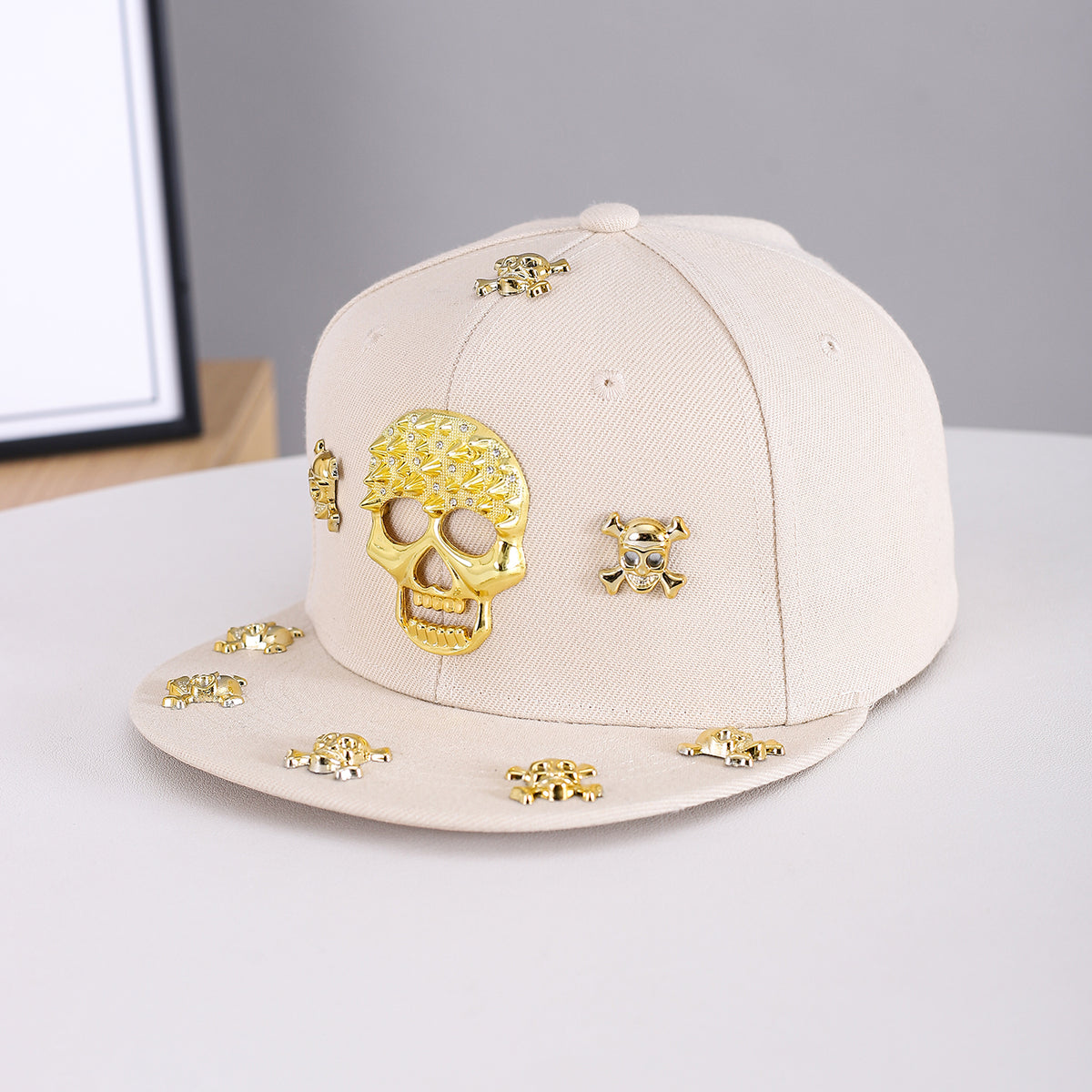 Crâne en métal identique hommes et femmes Rivet Versatile Punk Rock Style Flat-brim Baseball