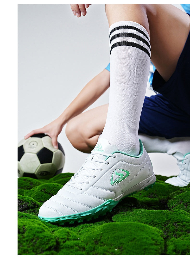 Outdoor sports soccer shoes