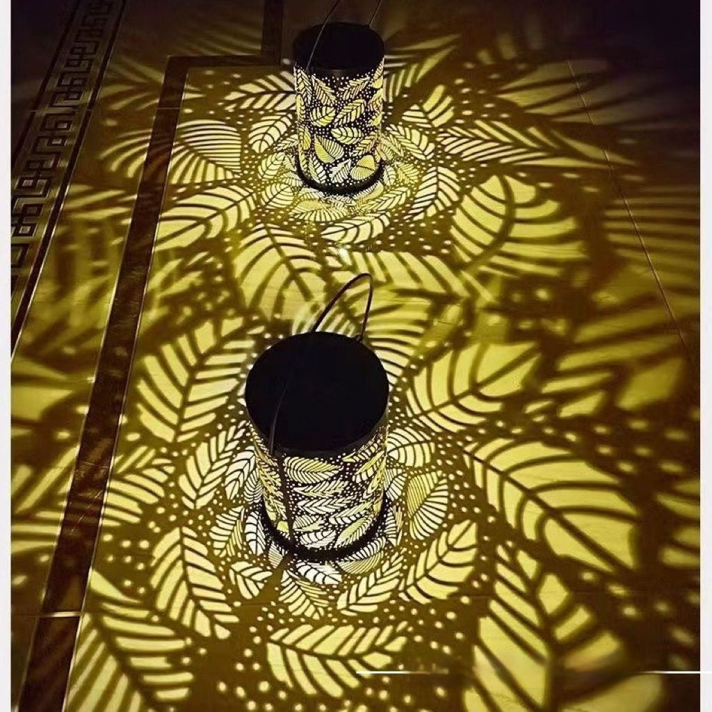 Retro Solar Lantern Iron Hollow Storm Lantern Courtyard Décoration Bureau Lampe Jardin Projec