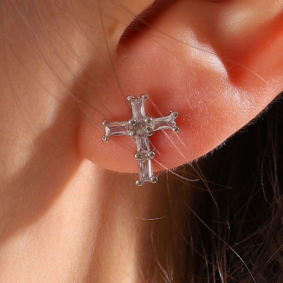 Femmes Cross Baguette CZ Boucles d'oreilles Stud