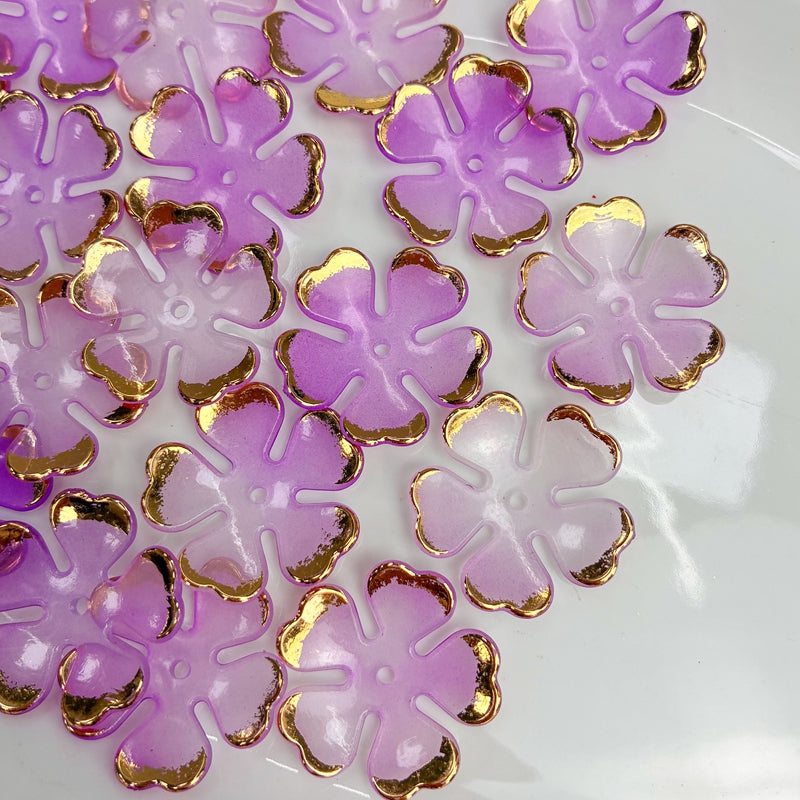 Perles de prune en acrylique 5-Petal à deux tons dorés