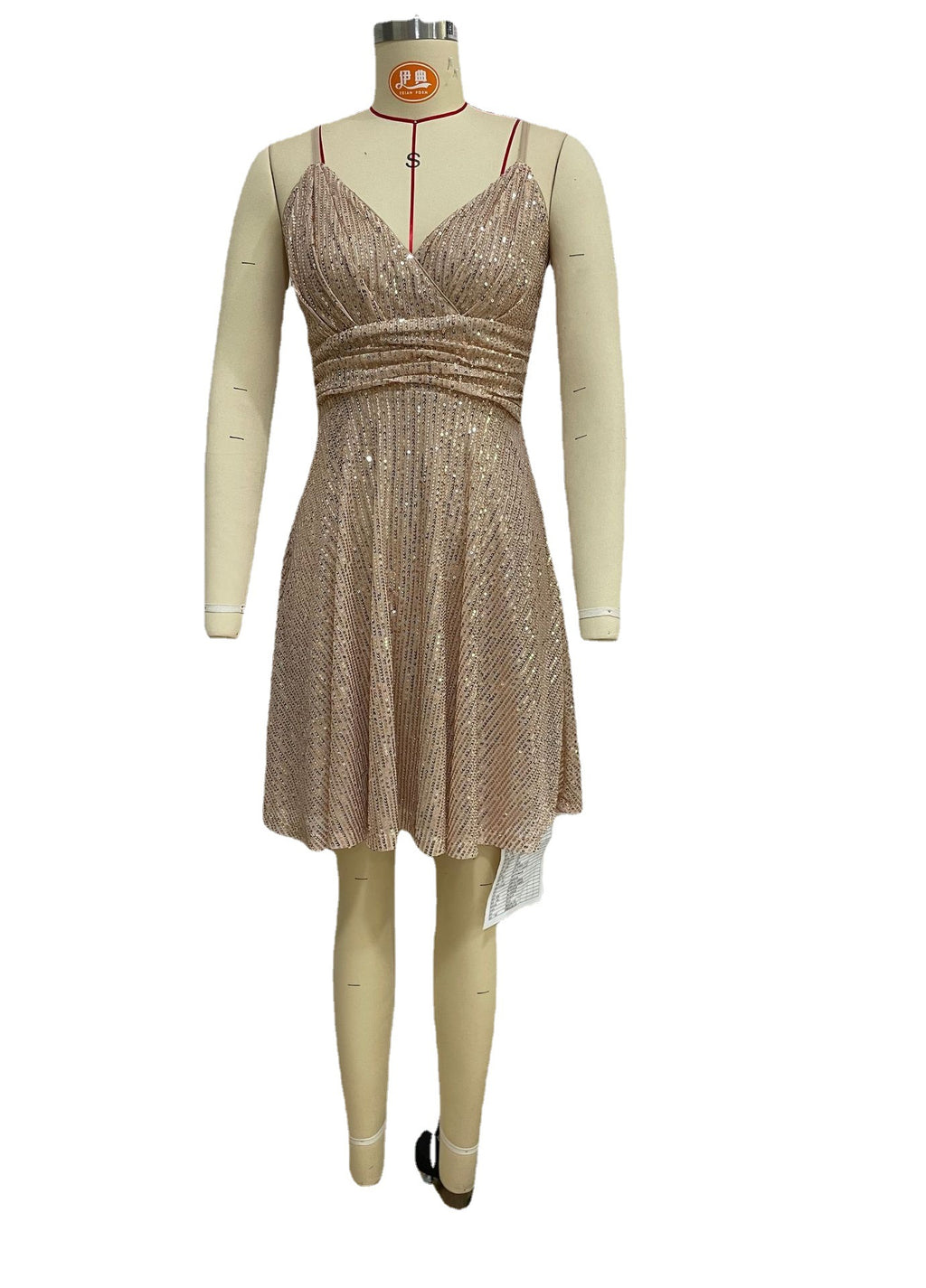 L'automne et l'hiver les femmes sexy magnifique robe pailletée plissée cross strap vacances Style