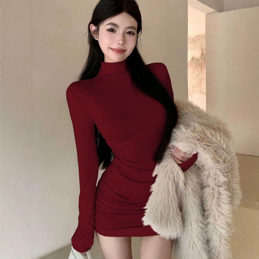 Robe de gaine rouge demi-tortillet
