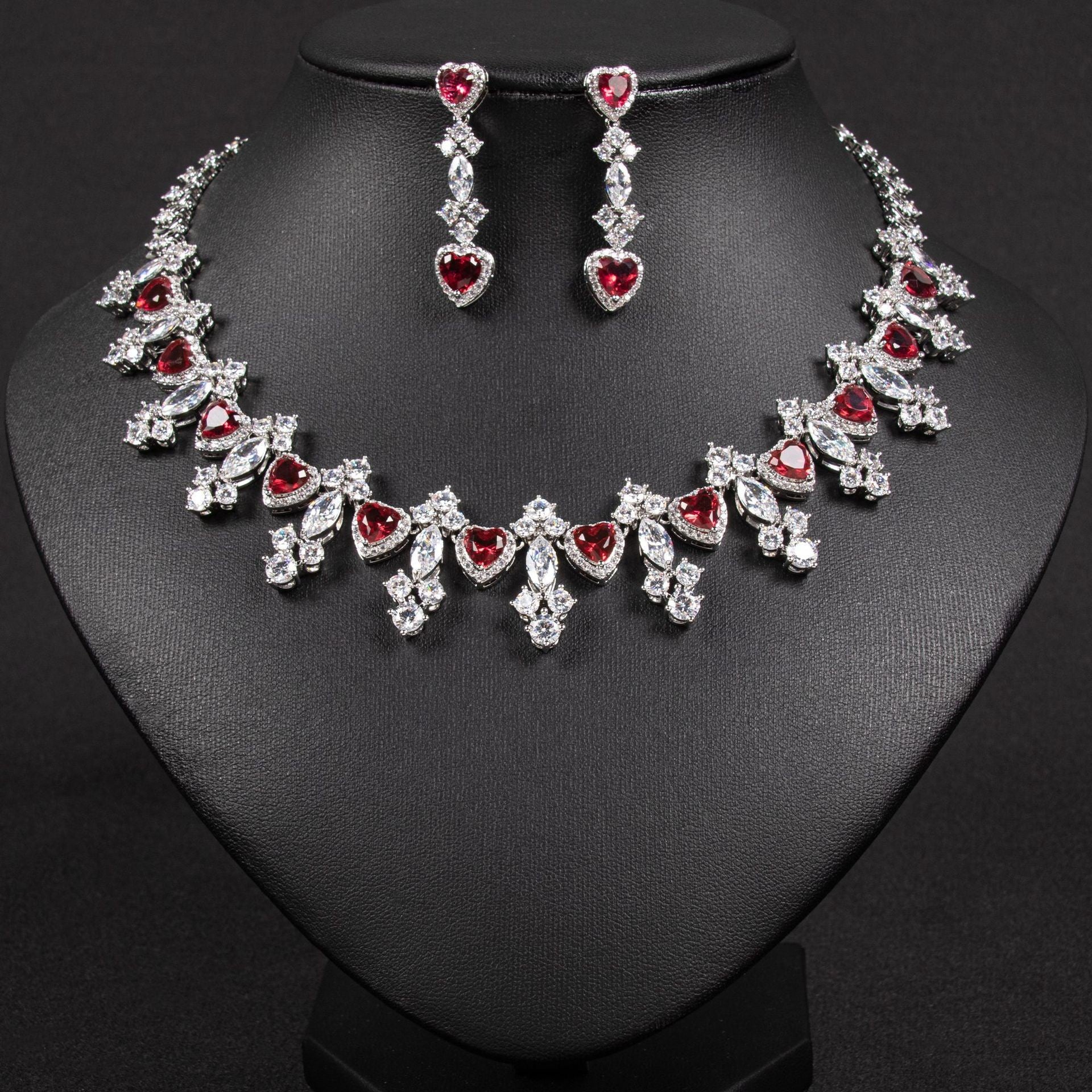 Collier et boucles d'oreilles personnalisés et créatifs pour les femmes