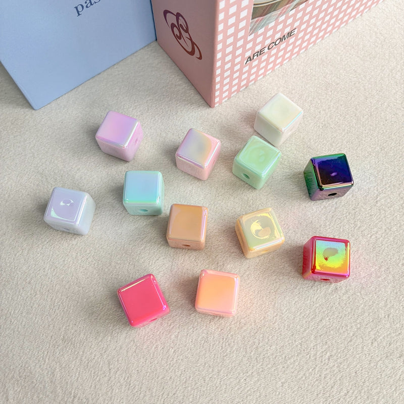 Perles en Cube acrylique plaqué UV