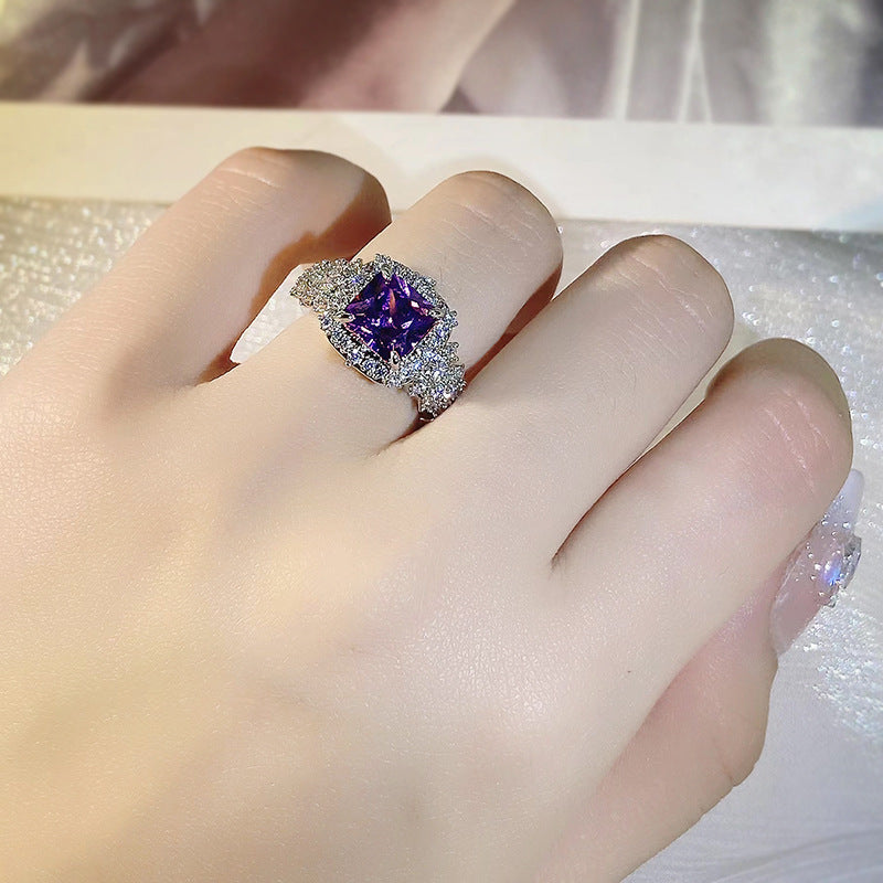 Anneau de gemme coloré pour les femmes Ins léger luxe haute qualité Super brillant luxe incrusté violet G