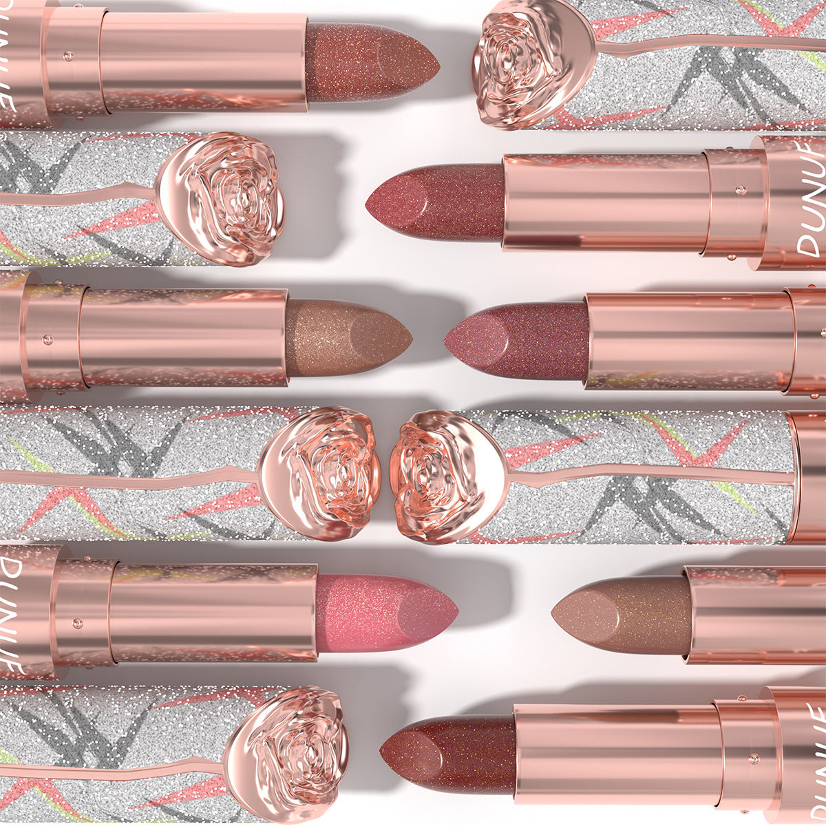 Rouge à lèvres perlescent métal-luster avec shimmer doré Et un effet tridimensionnel