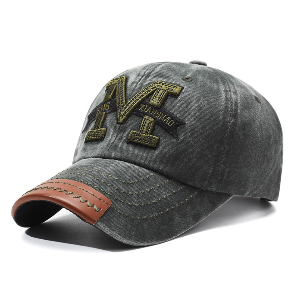 The fashionable men's retro-style three-dimensional embroidered M-letter base
