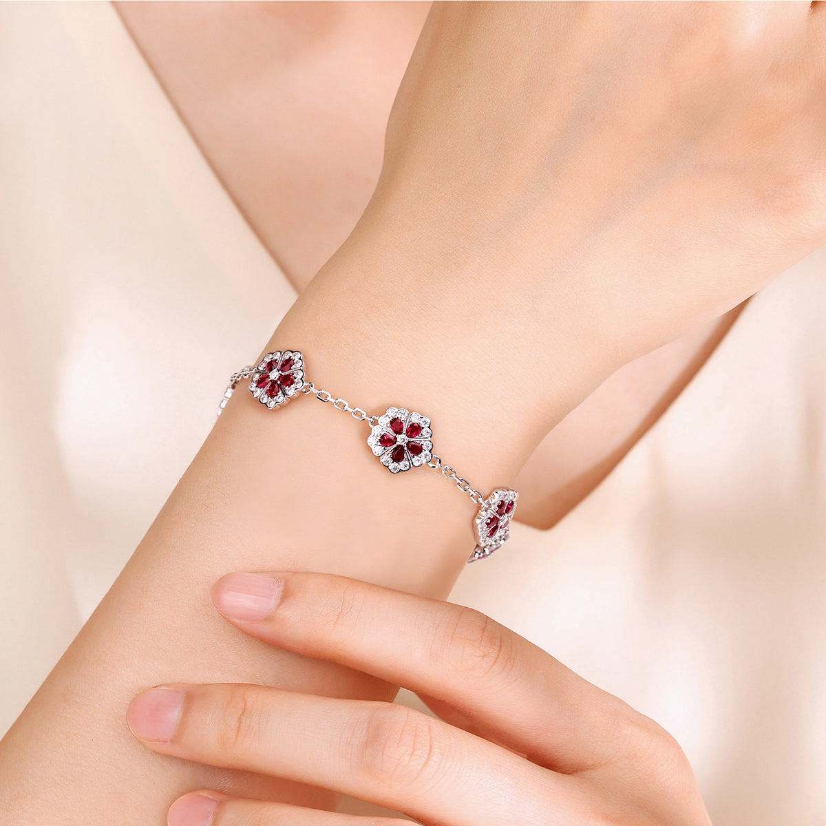 S925 Argent Sterling Rouge Lab-Grown Bracelet de fleur de pierres précieuses 16cm Platinum plaqué avec D Co