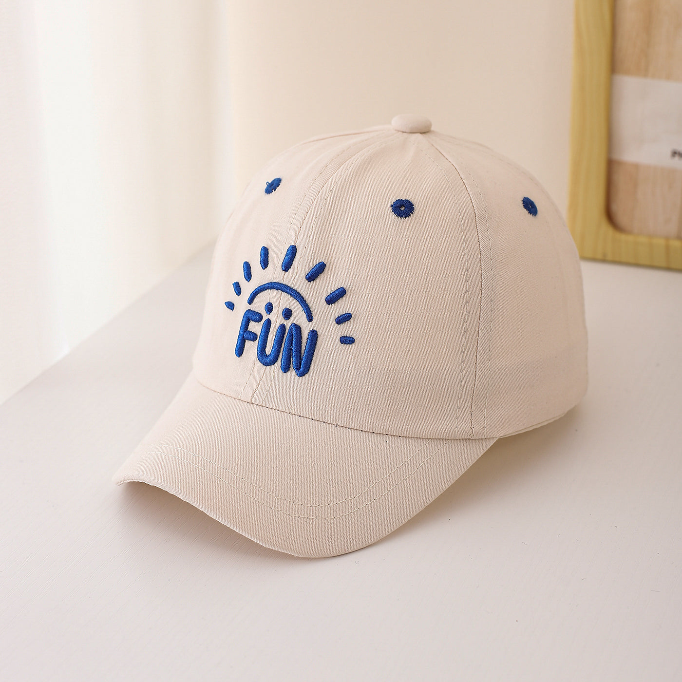 Lettre tridimensionnelle de couleur unique pour enfants Broderie solaire réglable Simple Casual B