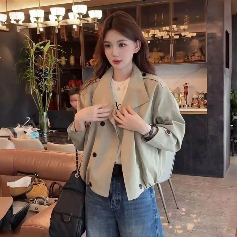 Manteau de trench cropped de style design