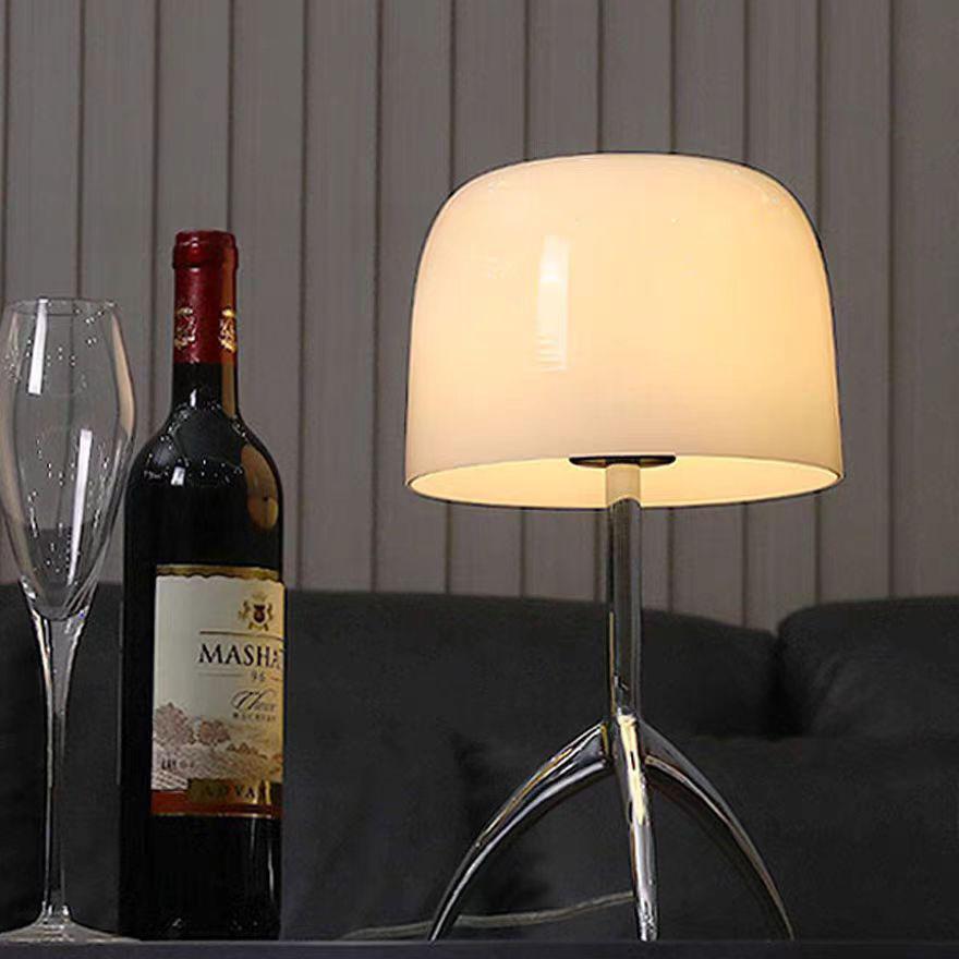 Lampe de bureau côté lit pour la chambre et étudier le Bauhausstyle danois