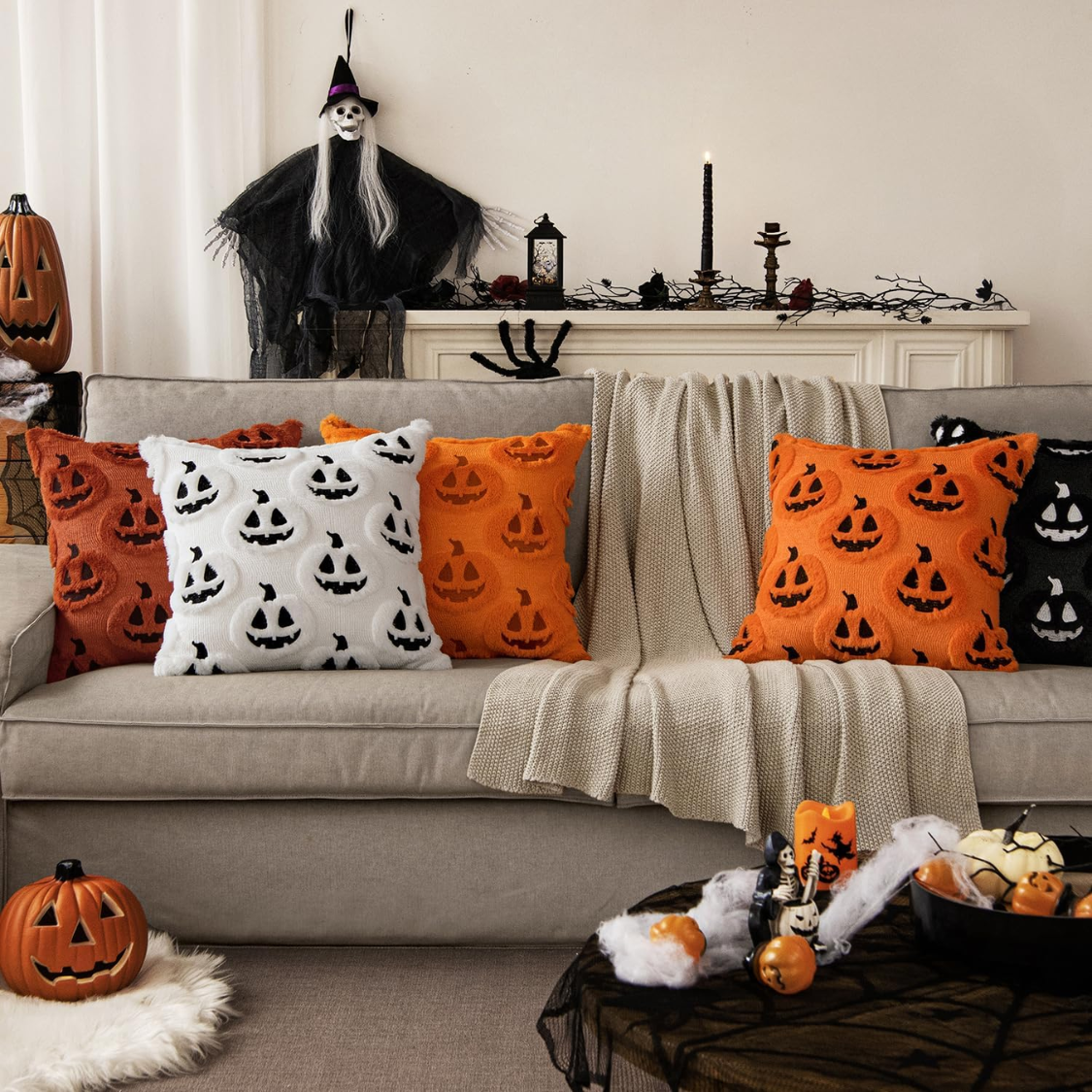 MIULEE Halloween Pumpkin Couvertures d'oreillers 18x18 Couvertures de coussin en peluche noire orange