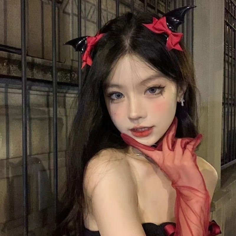 Le diable chauve-souris Bow coiffure de pince