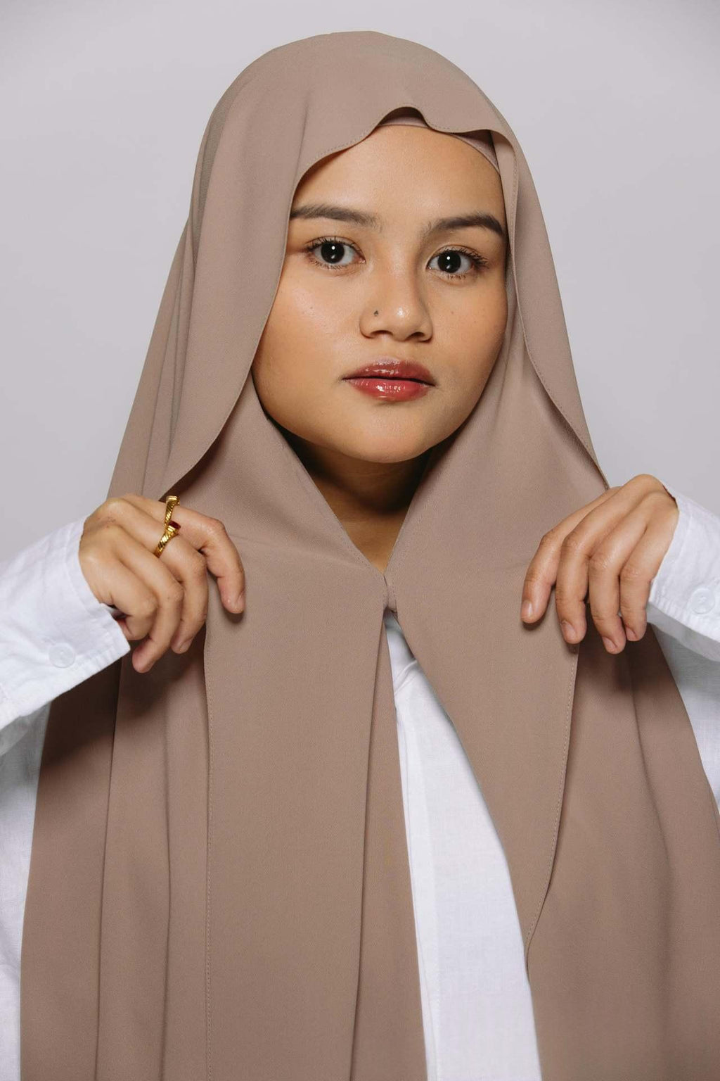 Le foulard pratique avec un aimant intégré