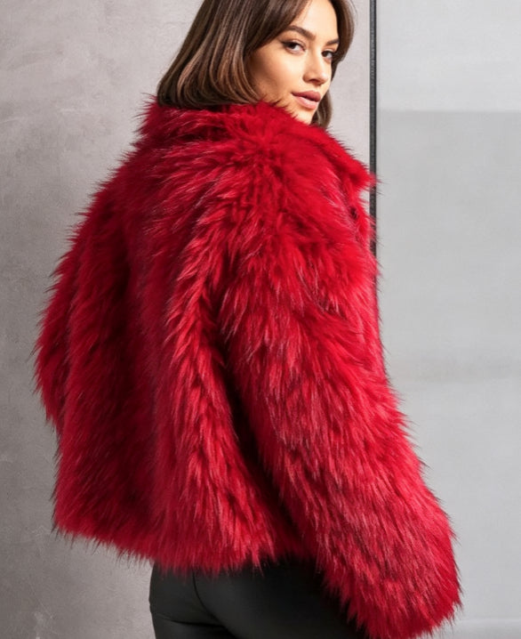 Veste vintage en fourrure rouge brillant