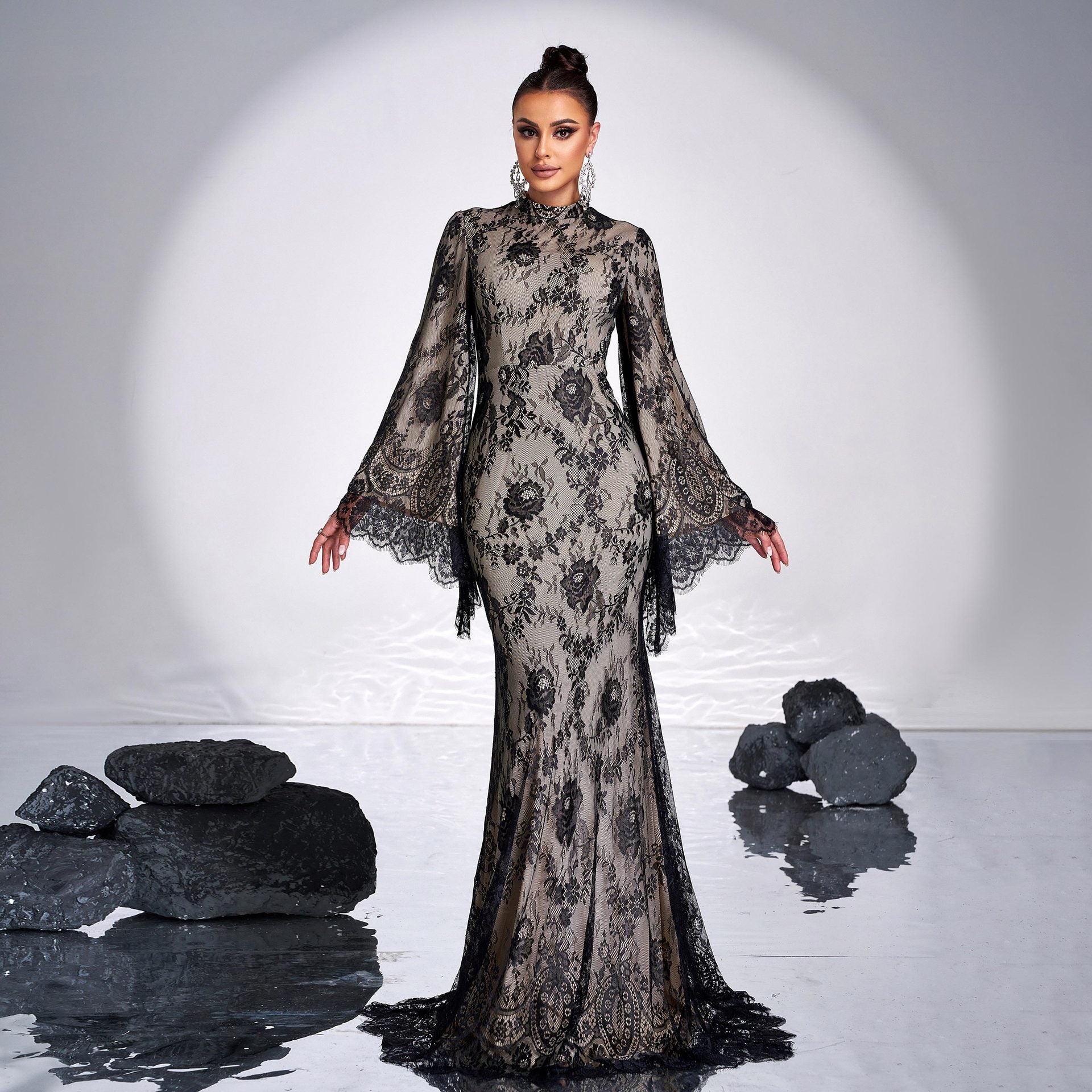 Longue manches Col rond Robe de banquet en dentelle sexy