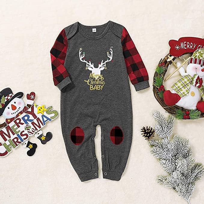 Ensemble de pyjamas familiaux et service à domicile