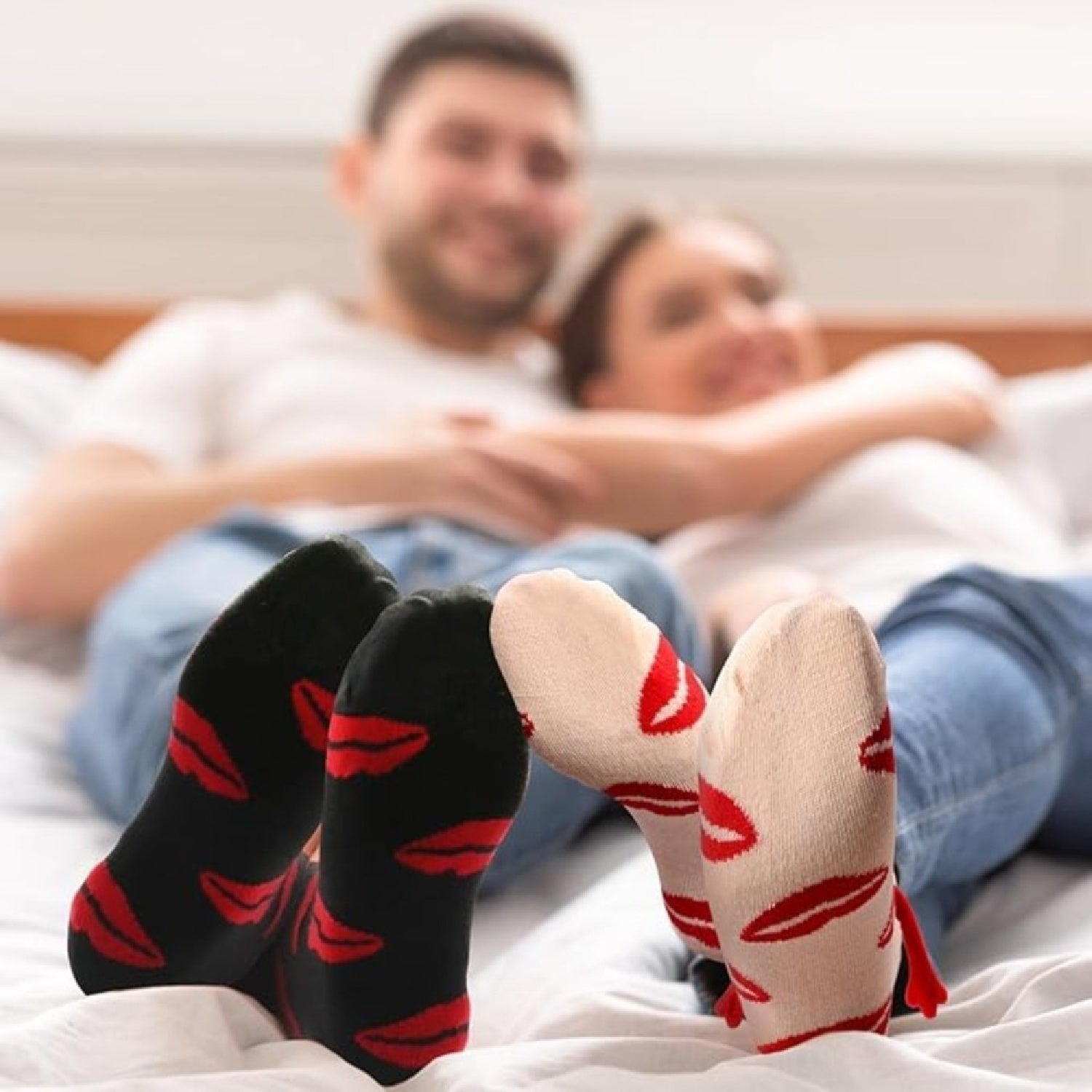 Chaussettes à lèvres, 2 paires; Chaussettes correspondantes pour les couples ayant un motif lipique; Chaussettes doubles amusantes en blanc