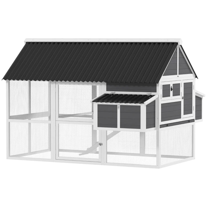 Coop de poulet en bois avec cour