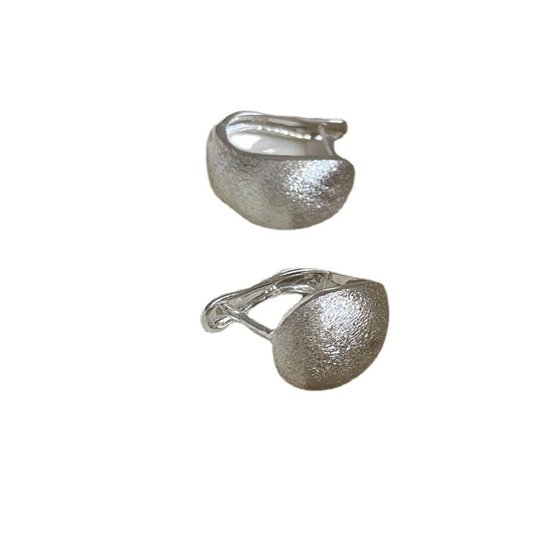 Boucles d'oreilles irrégulières et irrégulières