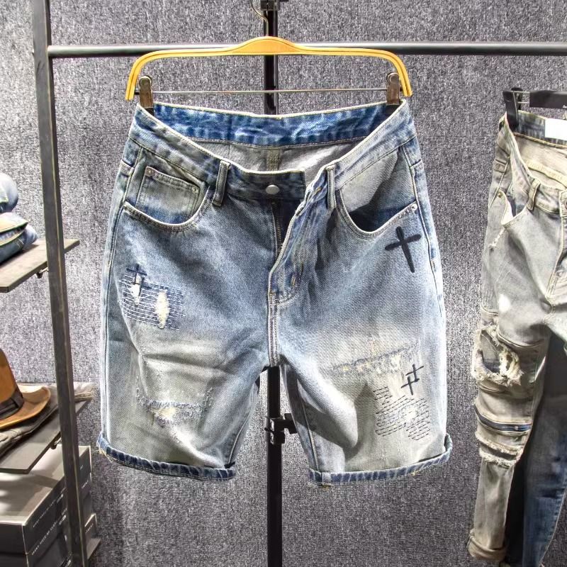 Short en denim brodé pour hommes