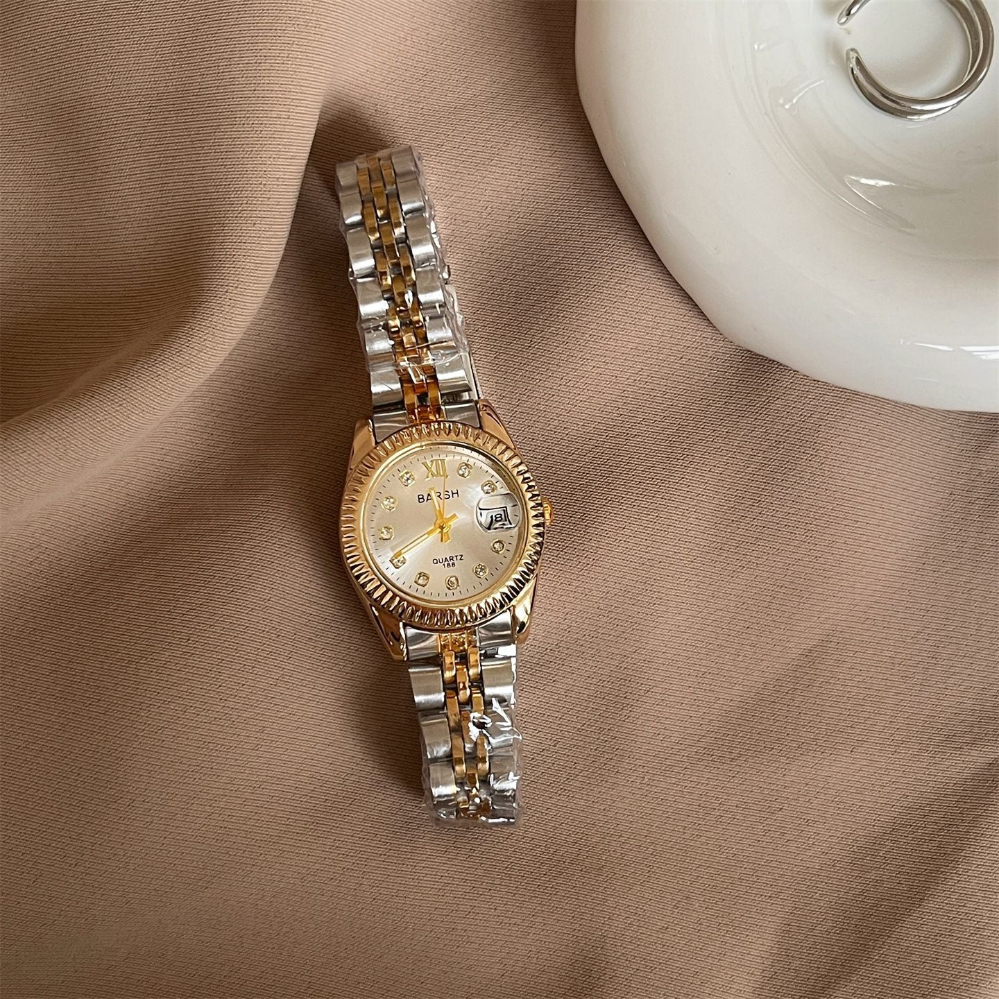 Casual Et pourtant sophistiqué Rond Diamant-face montre
