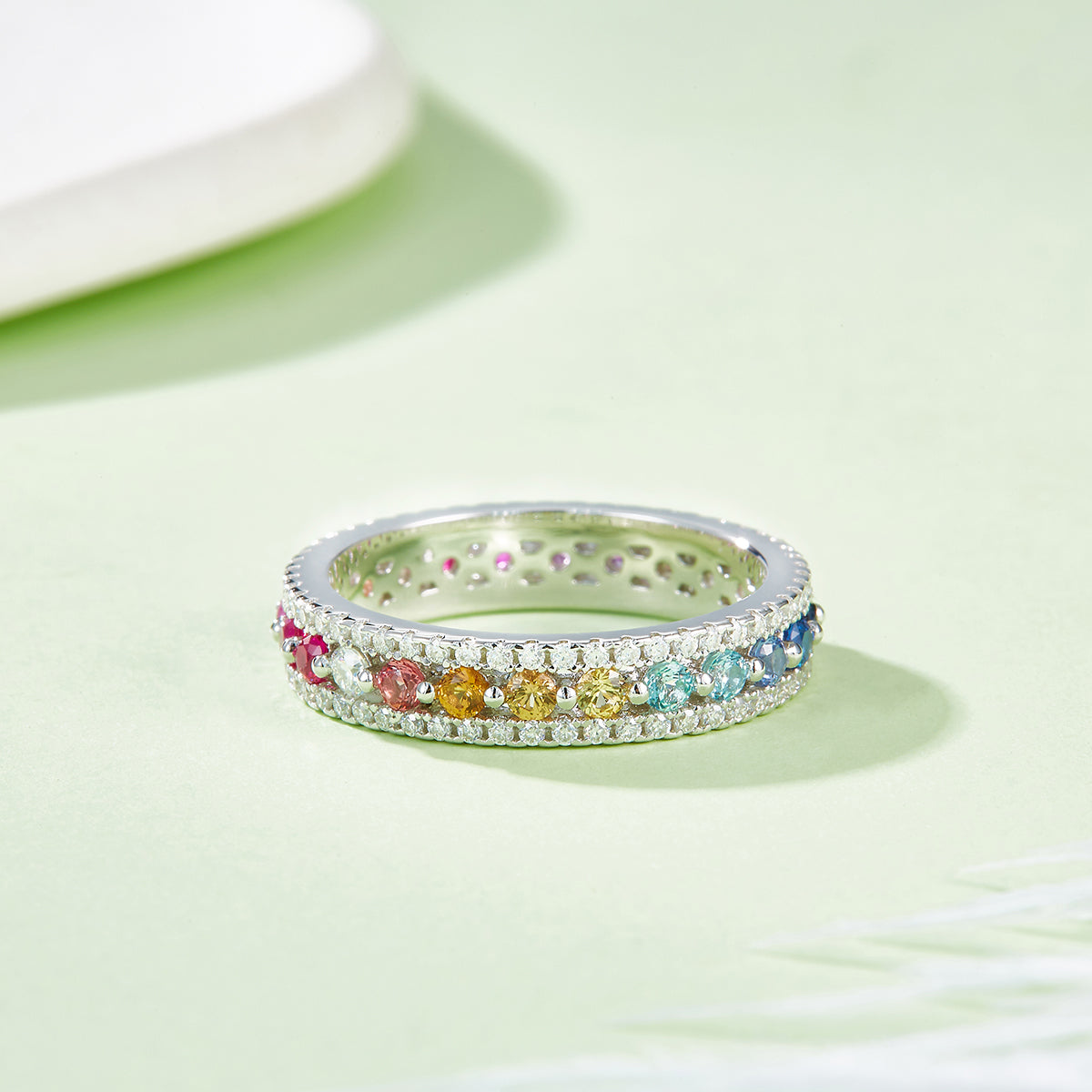 S925 Argent Sterling Rainbow Lab-Grown Gemstone Anneau d'éternité Pave Moissanite États-Unis Taille 5-9