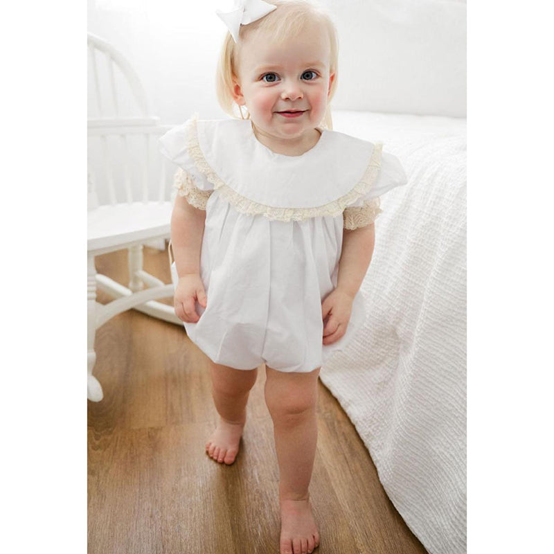 Bébé fille blanc Dentelle Romper doux et élégant manches courtes Bubble combinaison de saut pour la saison de mariage