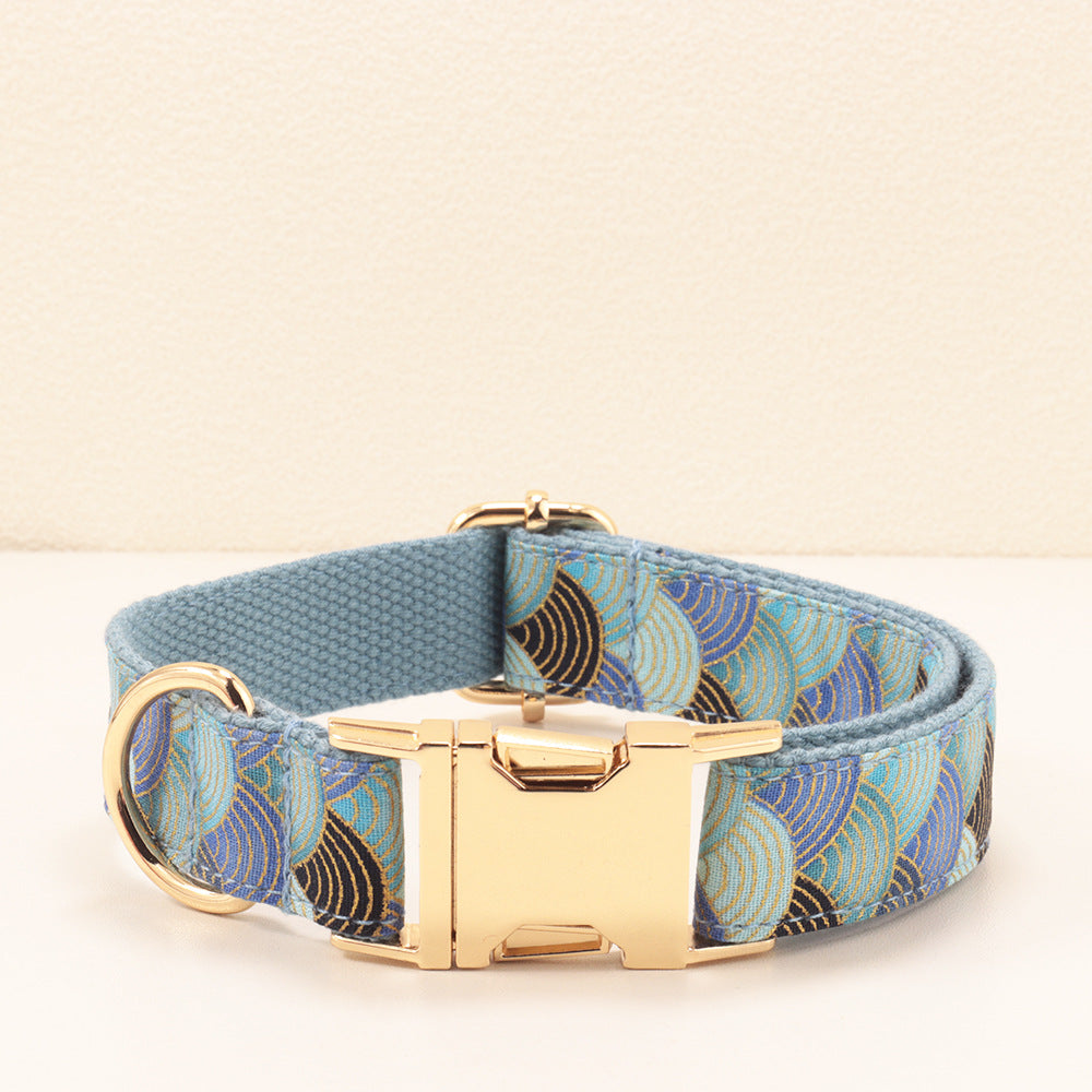Collier de chien bleu nuancé-pattern doré