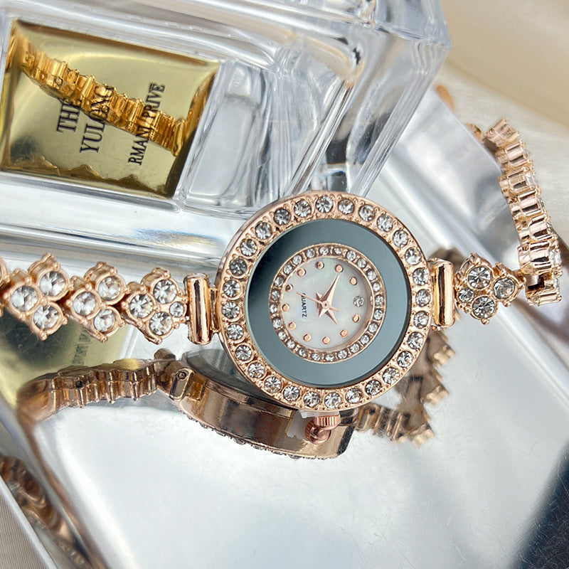 Montre Quartz femme en verre incrusté de diamant