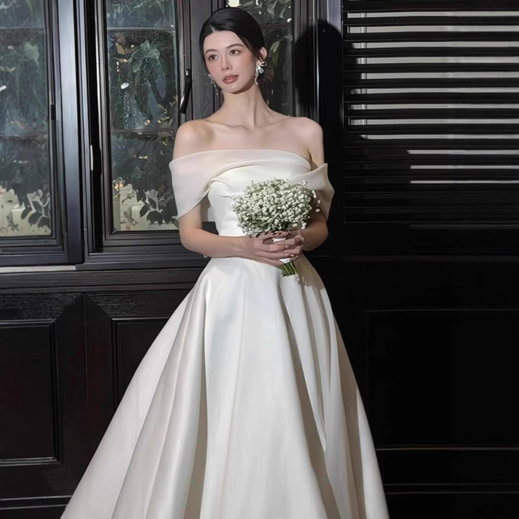 Élégante Satin hors-épaule robe de mariée légère simple et sophistiquée
