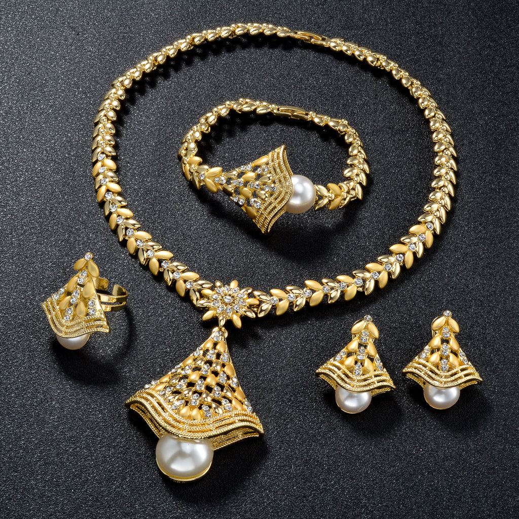 Collier de feuille dorée 18k pour bijoux