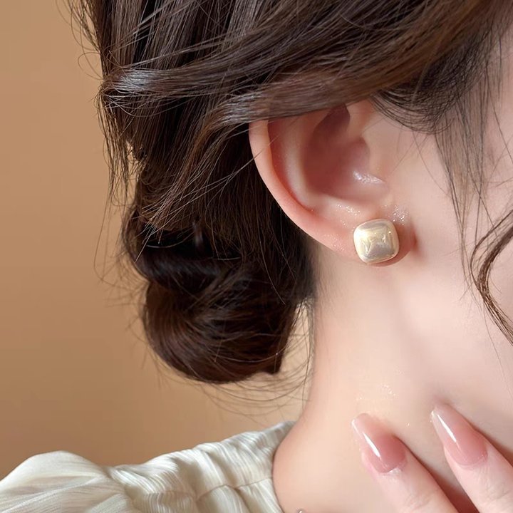 Boucles d'oreilles rétro élégantes en écailles