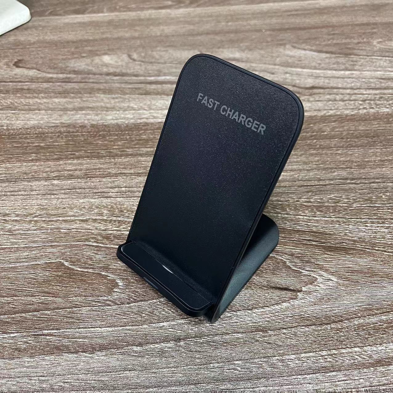 Chargeur de charge rapide vertical 30W avec trou de dissipation de chaleur