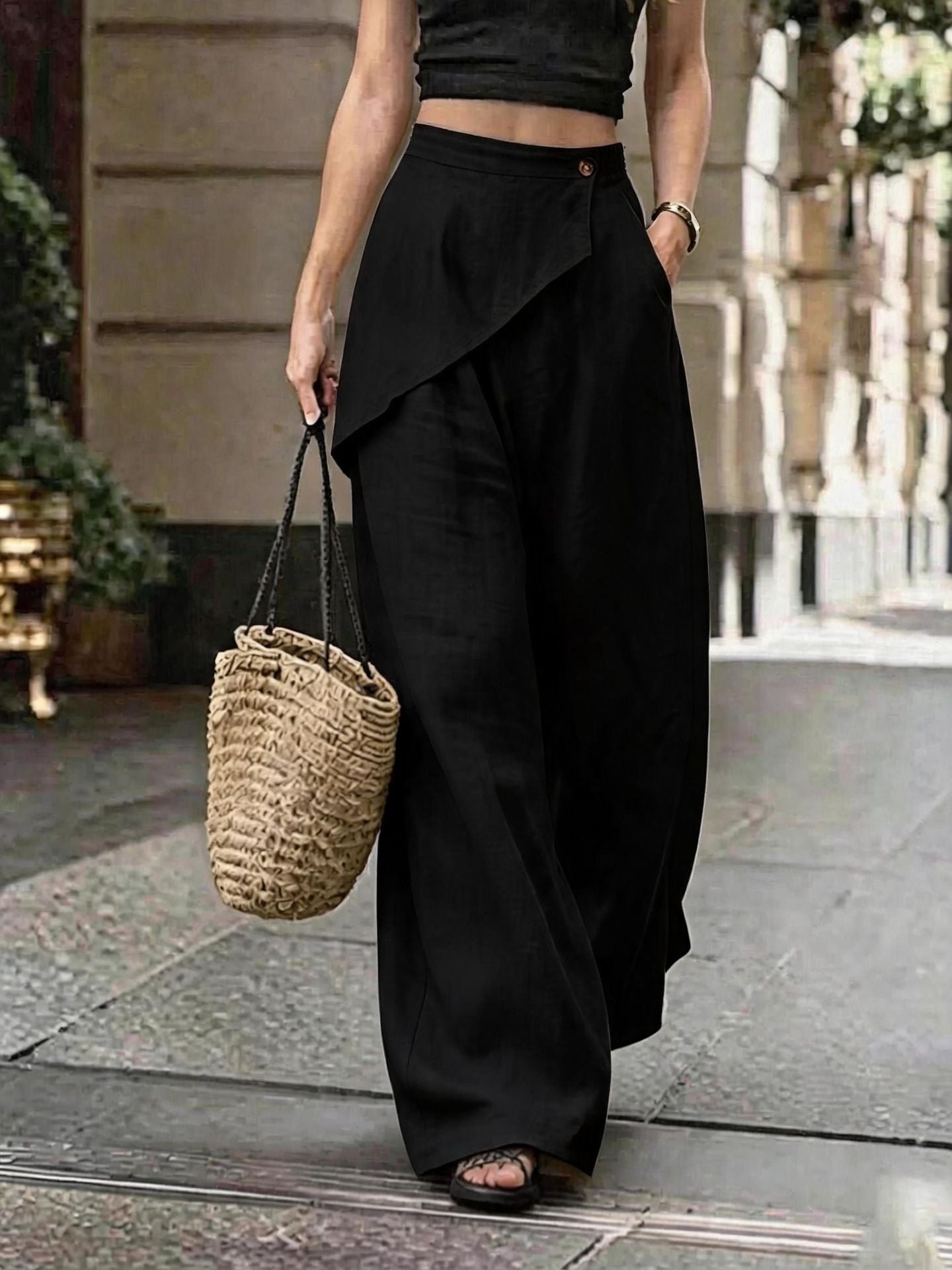 Pantalons à jambes larges pour femmes avec un design non conventionnel et niche