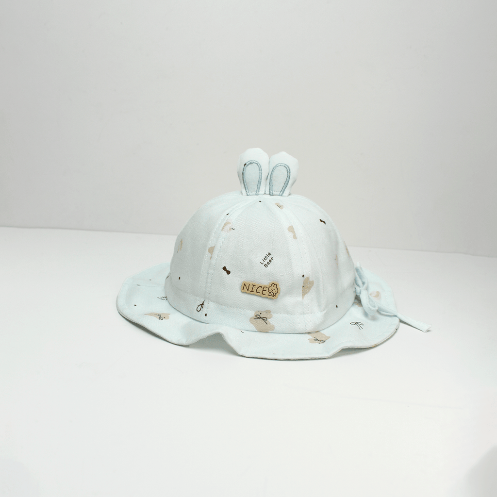 Les oreilles de lapin en peluche homme et femme avec le logo NlCE et le motif imprimé