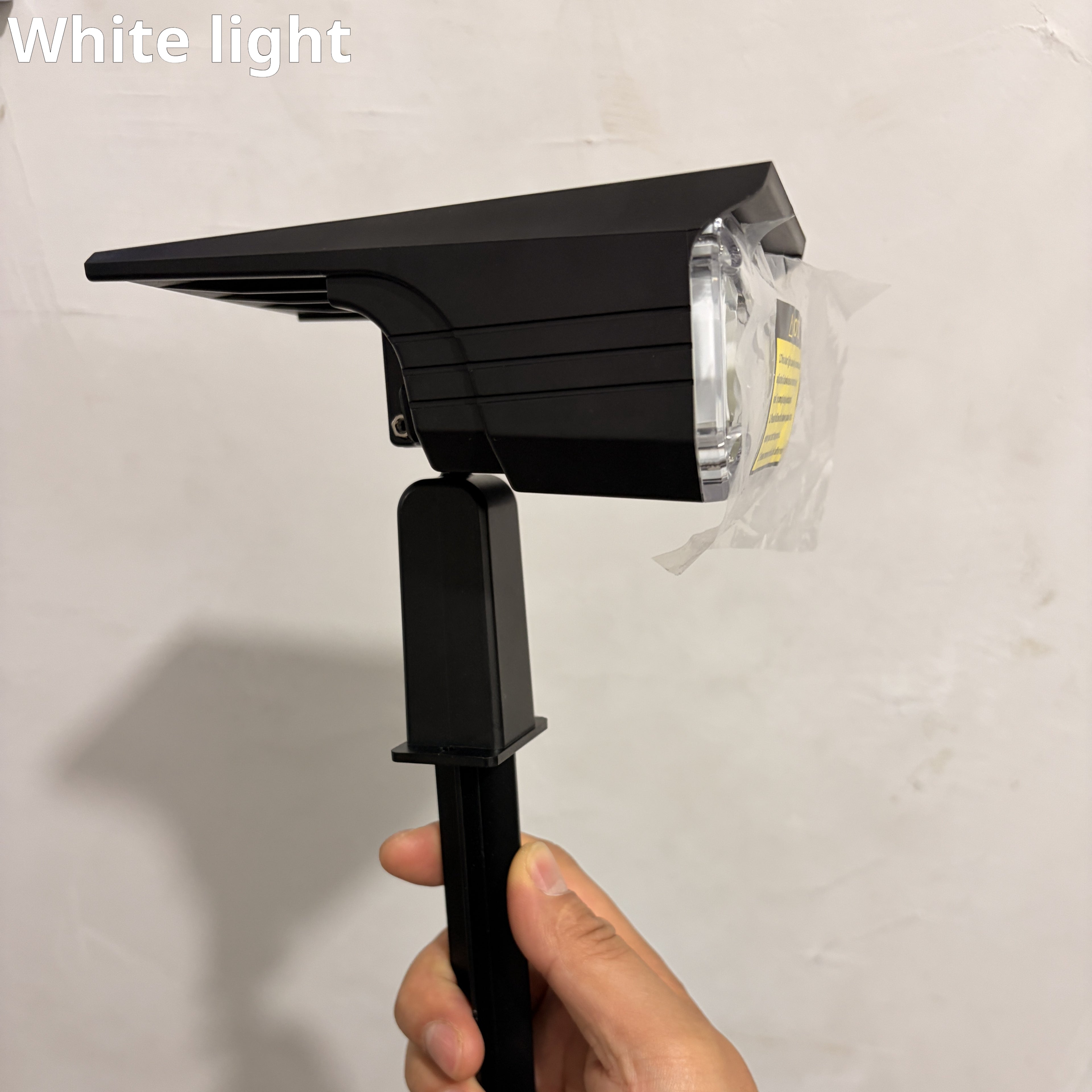Lampe de faisceau solaire avec deux fonctions de surveillance installées