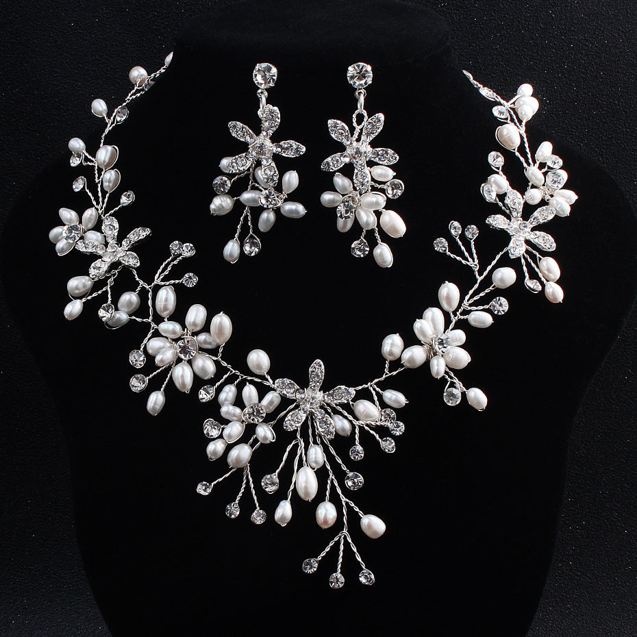 Collier perle et boucle d'oreille ensemble