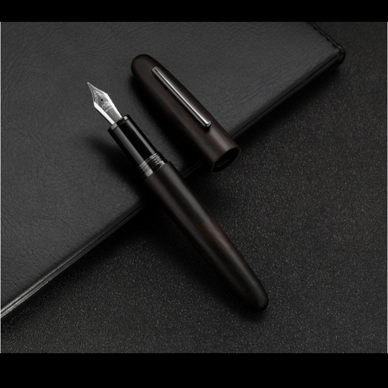 Capuchon rotatif en bois d'un stylo hommes et femmes d'affaires Calligraphie pratique