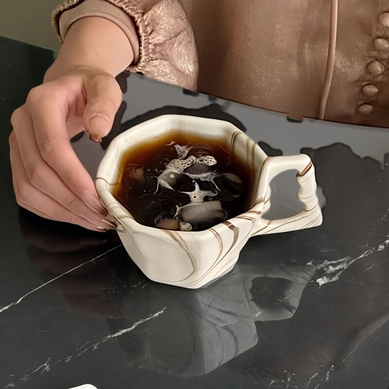 Mug Octagonal style encre-wash minimaliste