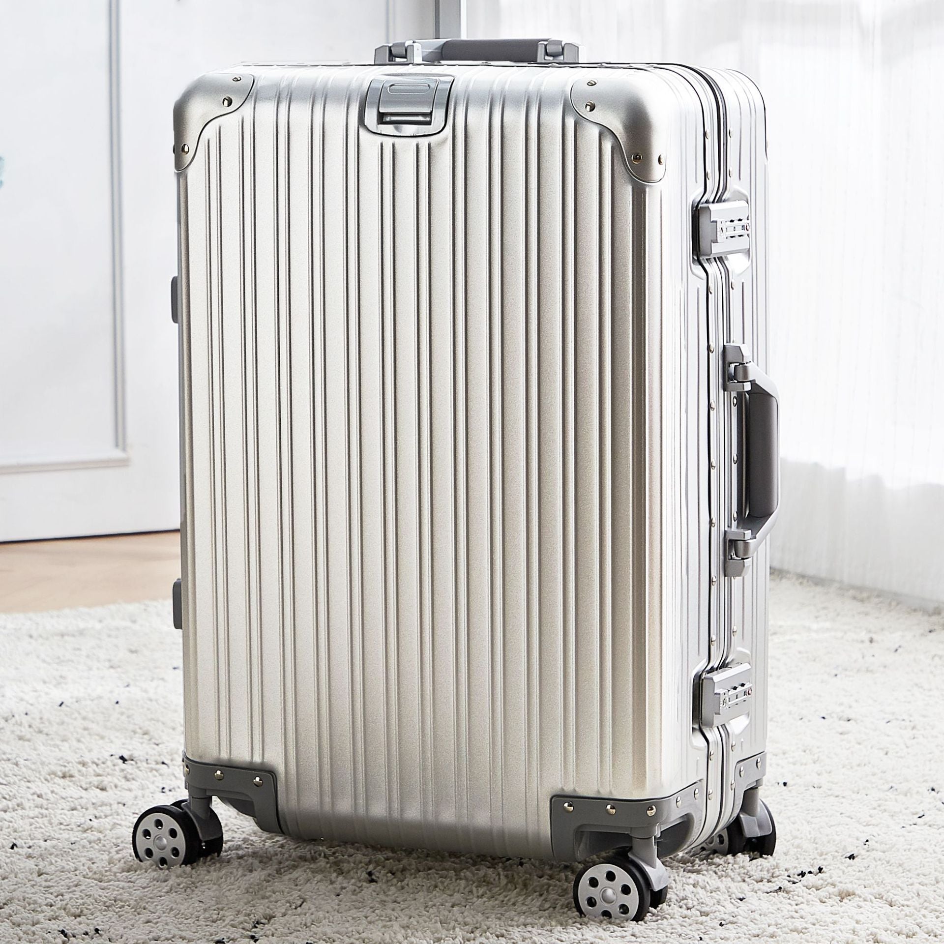 Boîtier de chariot en aluminium pour bagages en magnésium