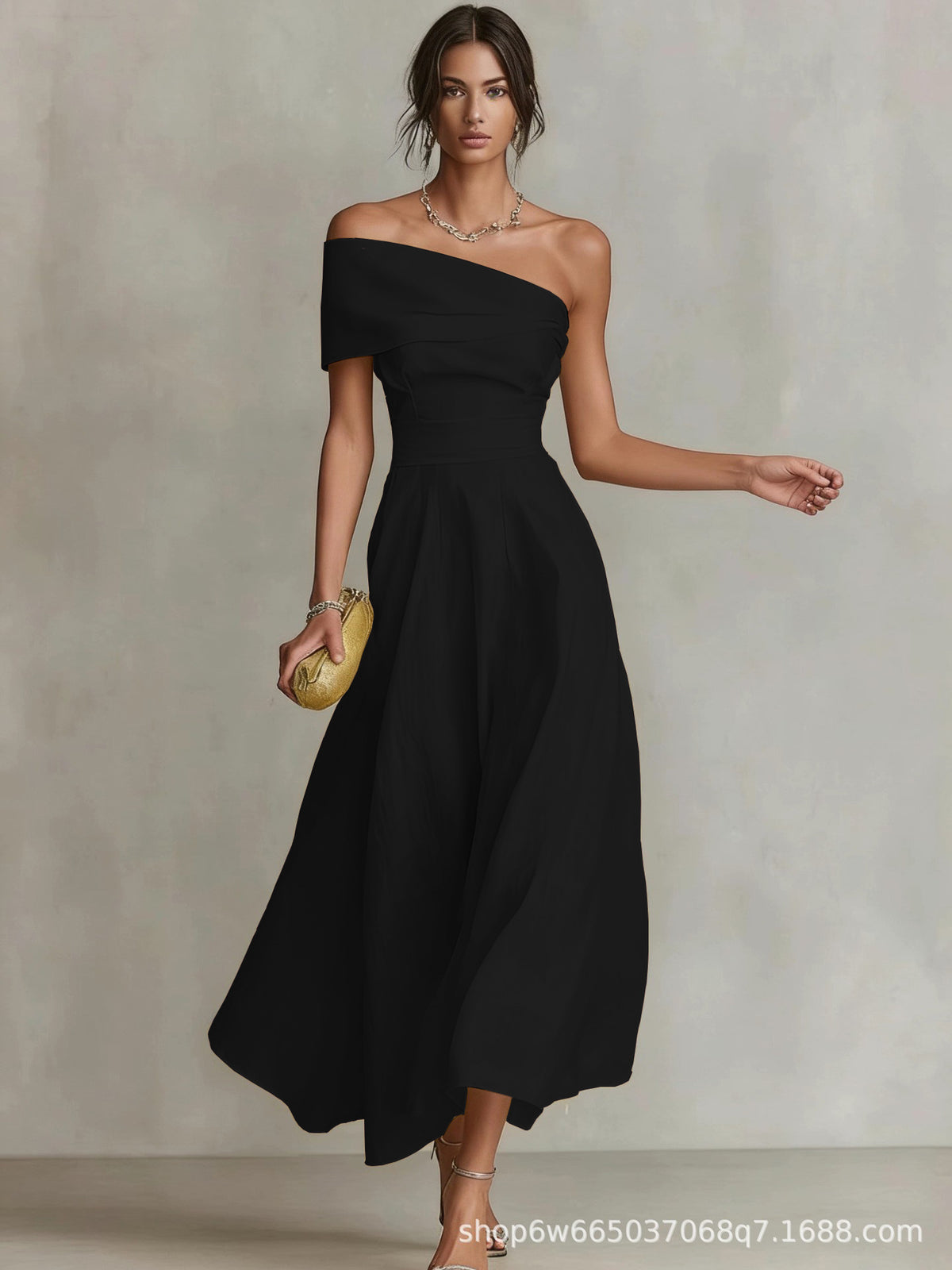 Robe sans dos d'une épaule de couleur solide pour femme