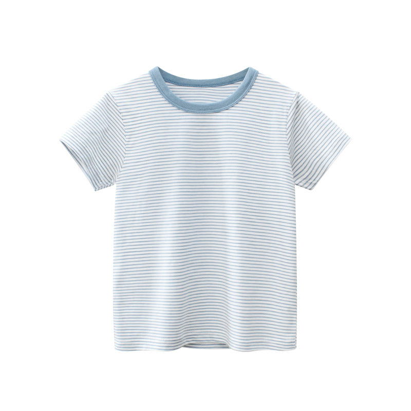 Vêtements de bébé rayés