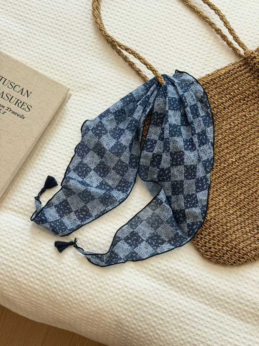 Écharpe de Triangle de Tassel en Plaid Floral léger