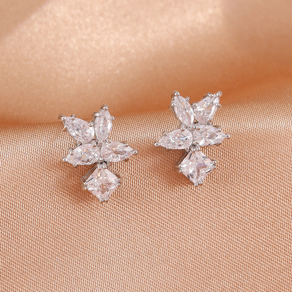 Boucles d'oreilles de fleurs marquise 4-Petal femmes CZ