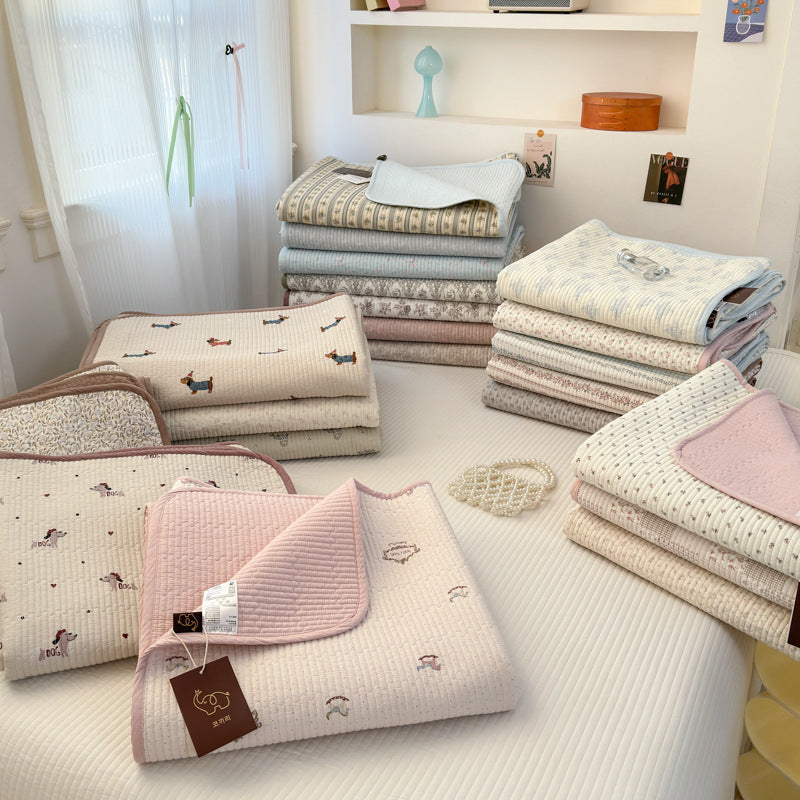 Double-sided pure cotton quilted throw