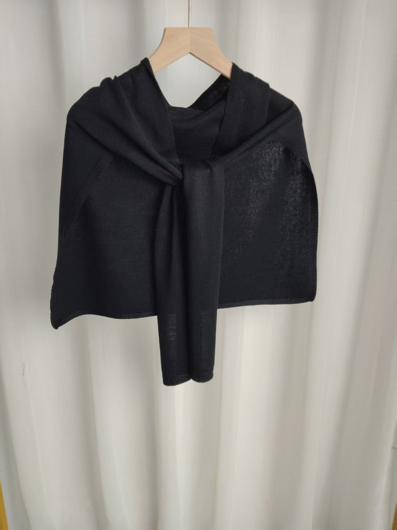 Châle tricoté polyvalent de couleur solide pour la superposition