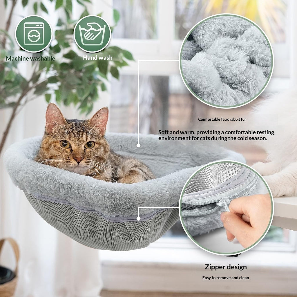 Le lit de chat de bureau peut servir de substitut pour un bureau de chat